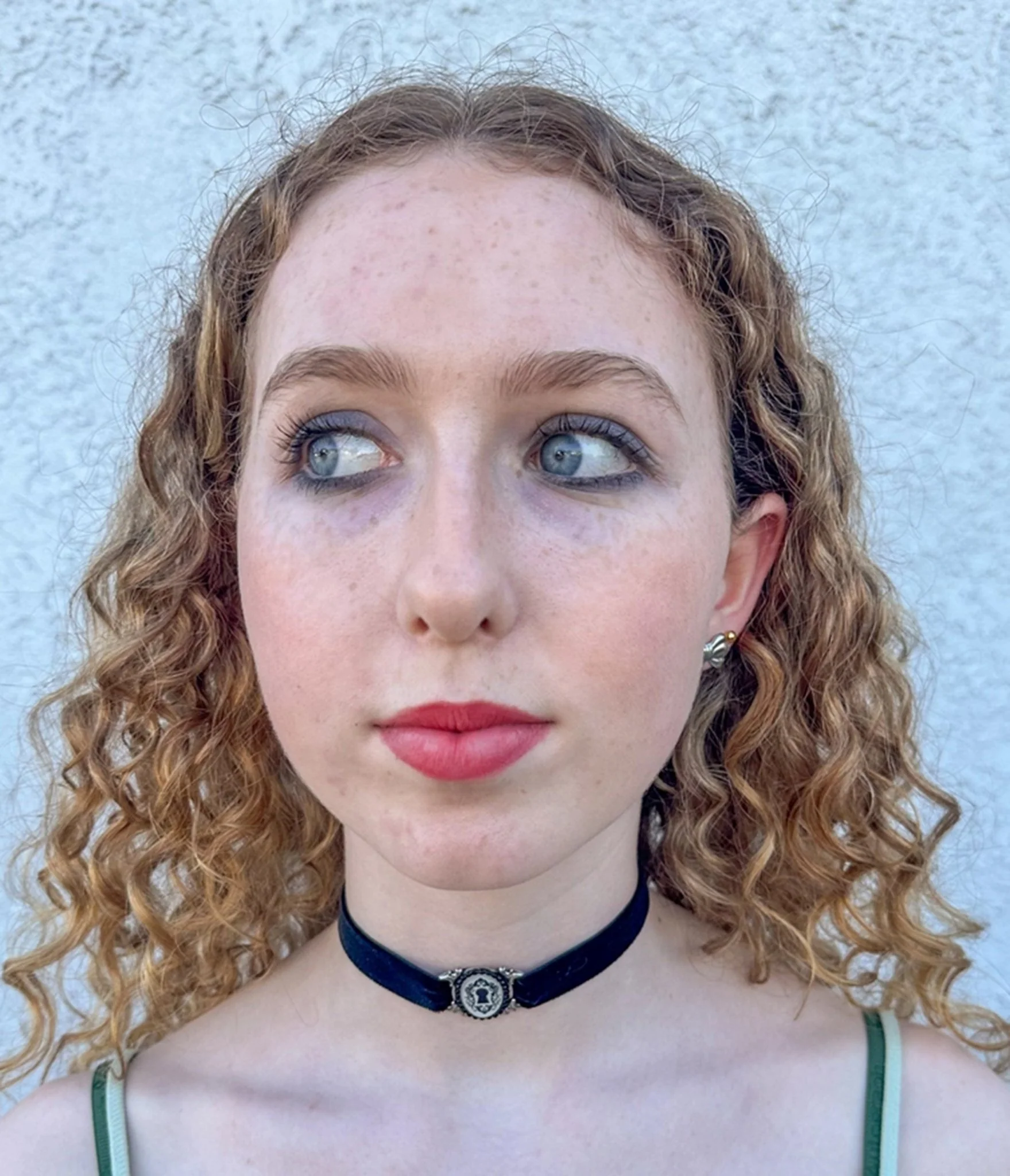 Black Velvet Keyhole Choker Necklace - Image 3