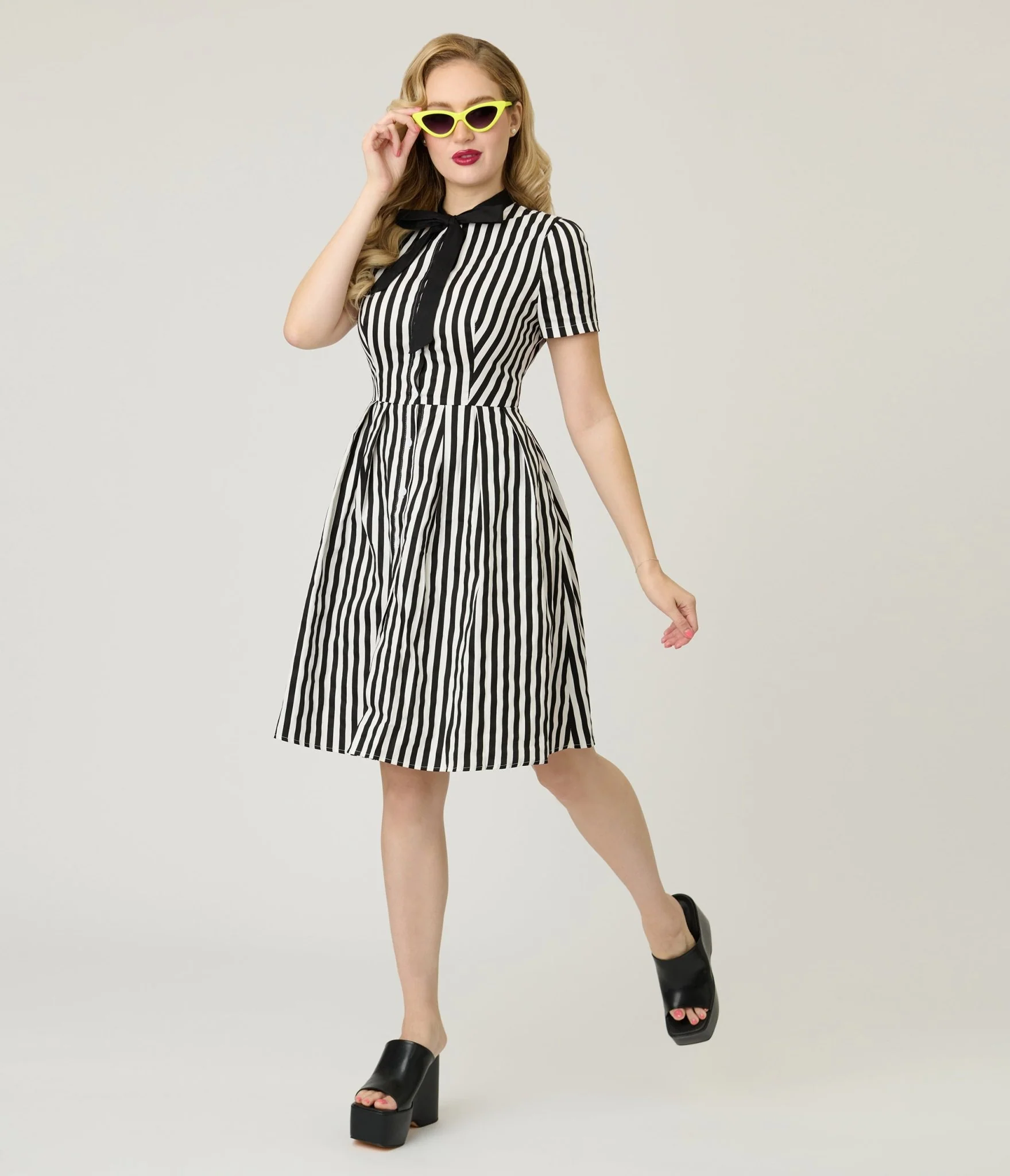 Black & White Stripe Flare Dress - Image 5