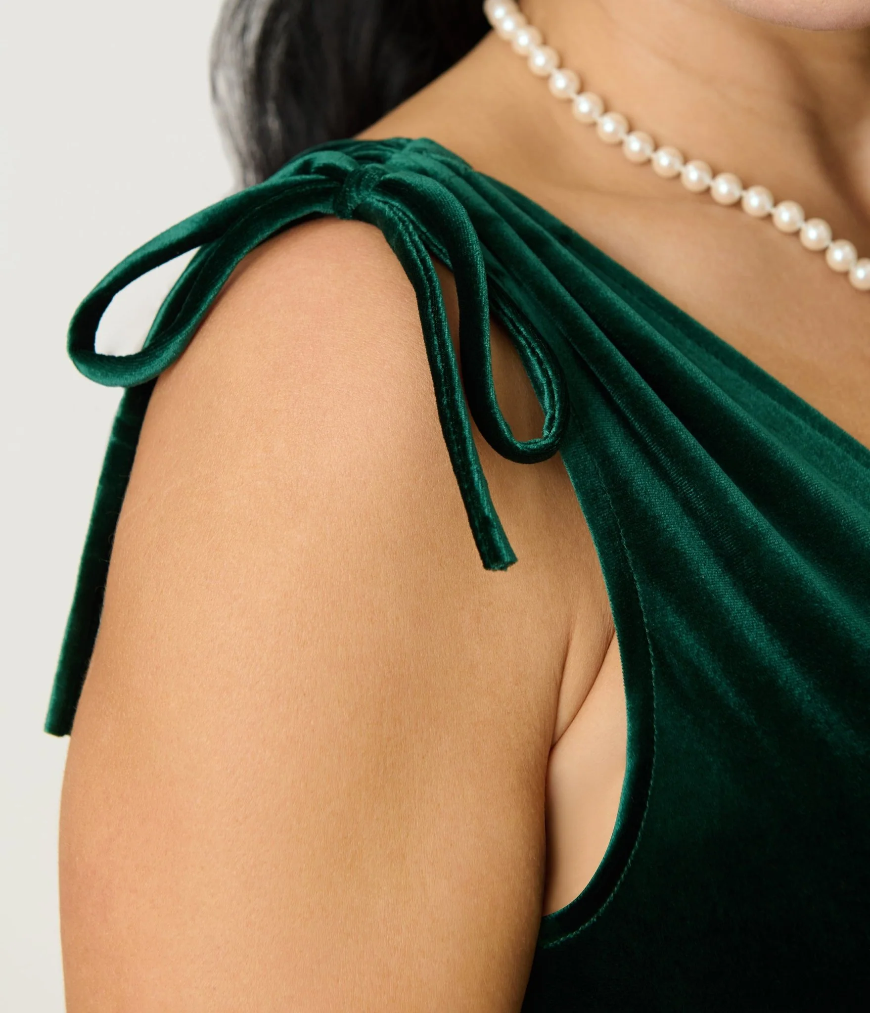 Green Velvet Sleeveless Swing Dress - Image 5