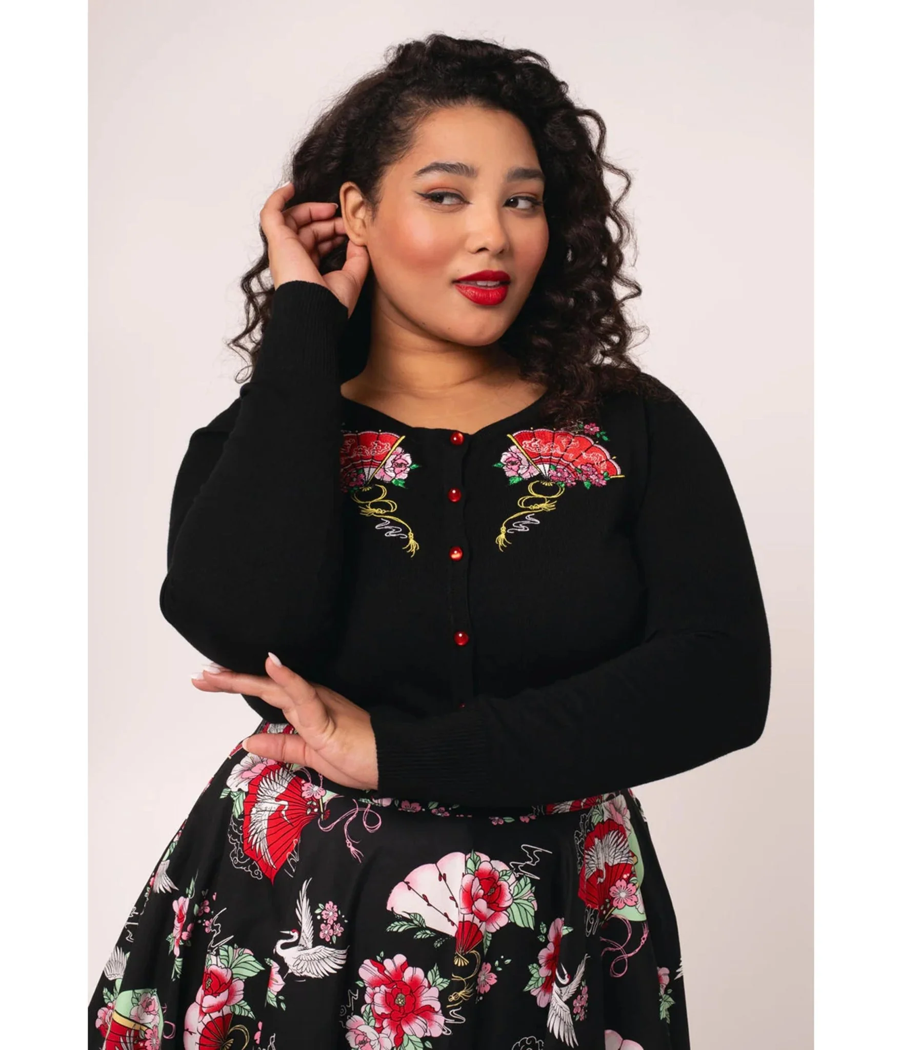 Hell Bunny Plus Size Black Fan & Floral Embroidered Yuna Cardigan - Image 2
