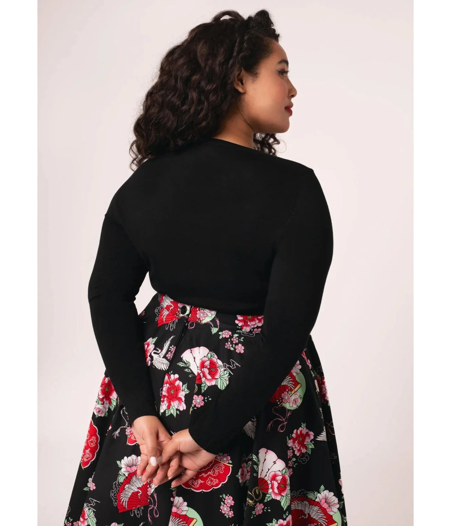 Hell Bunny Plus Size Black Fan & Floral Embroidered Yuna Cardigan - Image 3