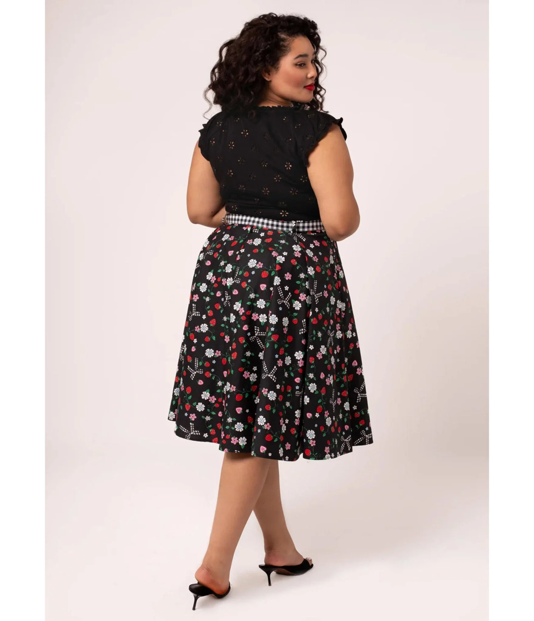 Hell Bunny Plus Size Black Floral Isobel Swing Skirt - Image 2
