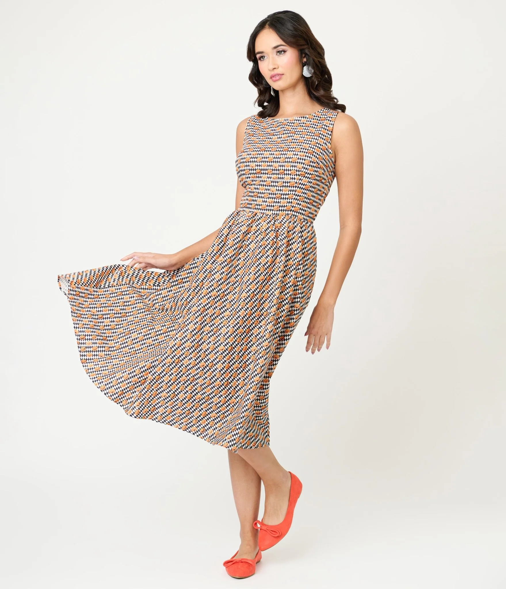 Retrolicious Black & White Diamonds & Pumpkins Midi Dress - Image 4