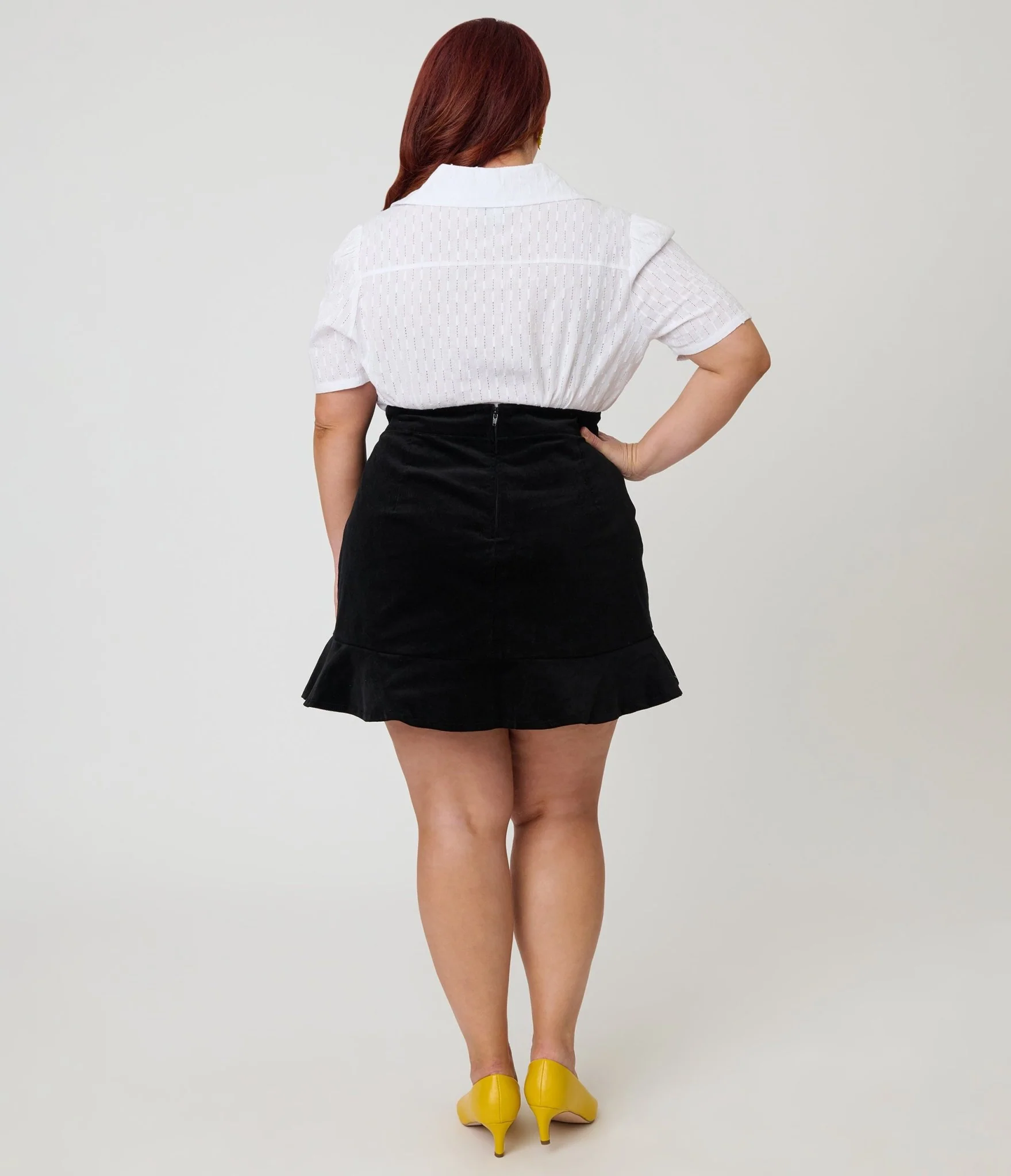 Smak Parlour Plus Size Black Daisy Pocket Cotton Flounce Mini Skirt - Image 3