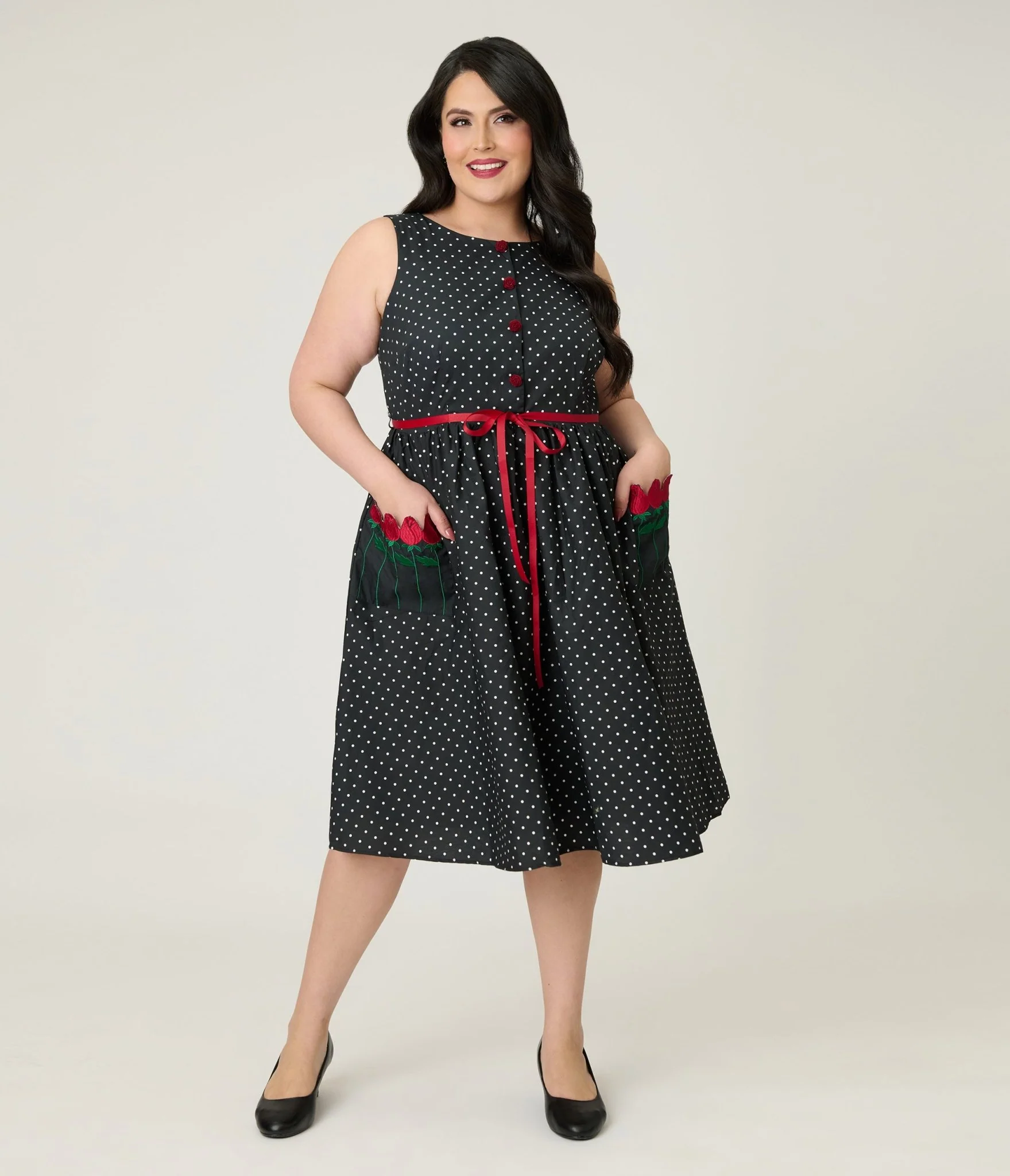 Smak Parlour Plus Size Black Pin Dot Rose Sleeveless Swing Dress - Image 3