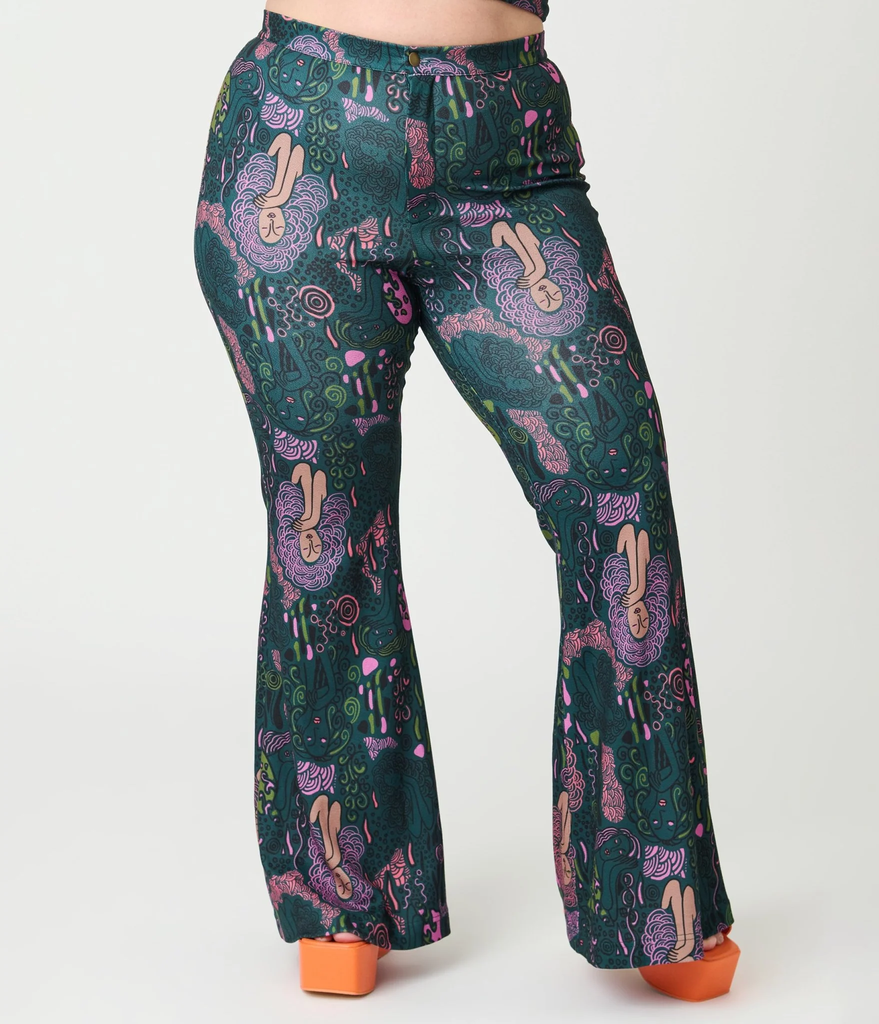 Smak Parlour Plus Size Green & Mannequin Doodle Find Your Flare Pants - Image 3