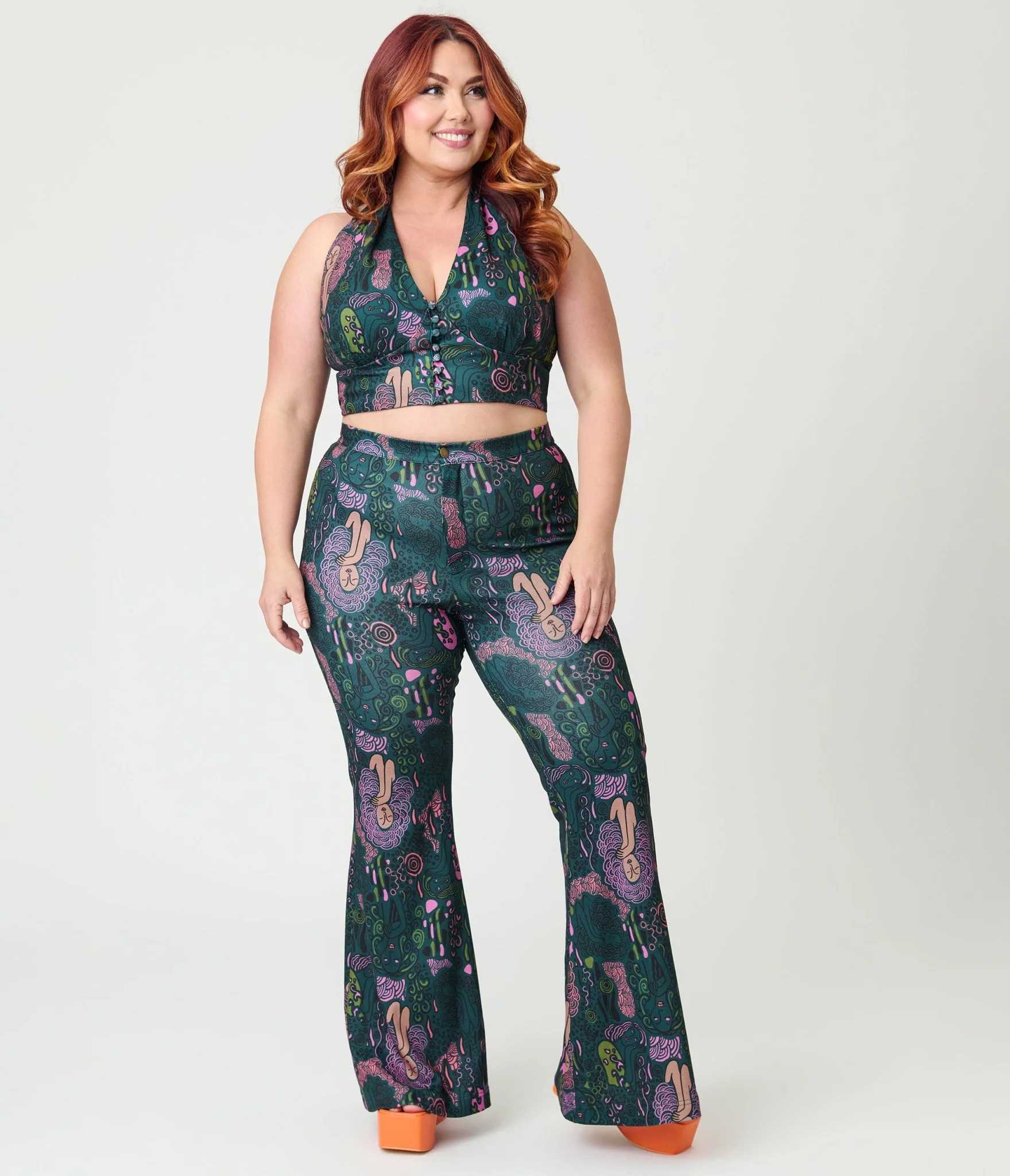 Smak Parlour Plus Size Green & Mannequin Doodle Find Your Flare Pants - Image 5