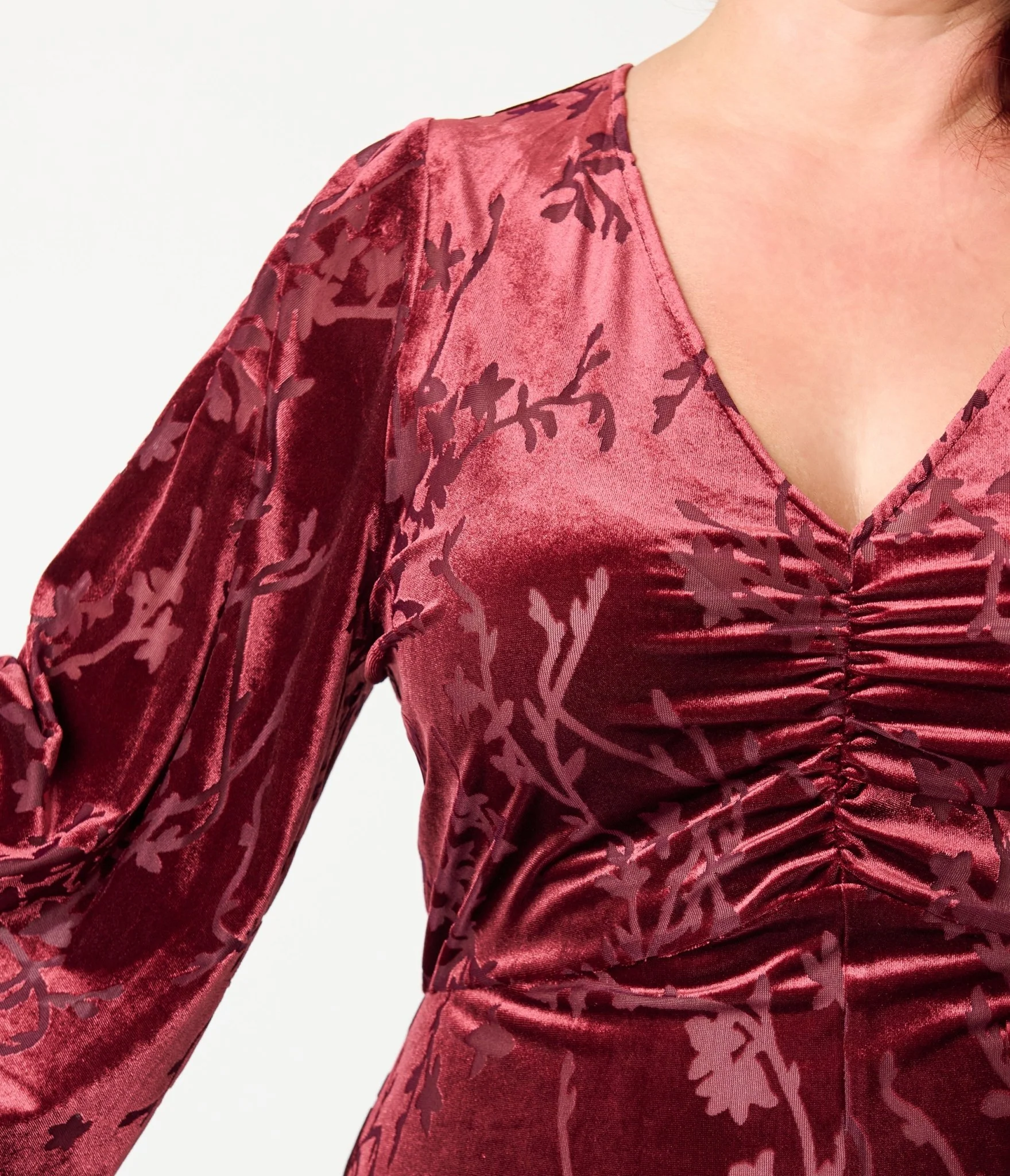 Smak Parlour Plus Size Raspberry Velvet Burnout Fringe Sleeve Stevie Maxi Dress - Image 5