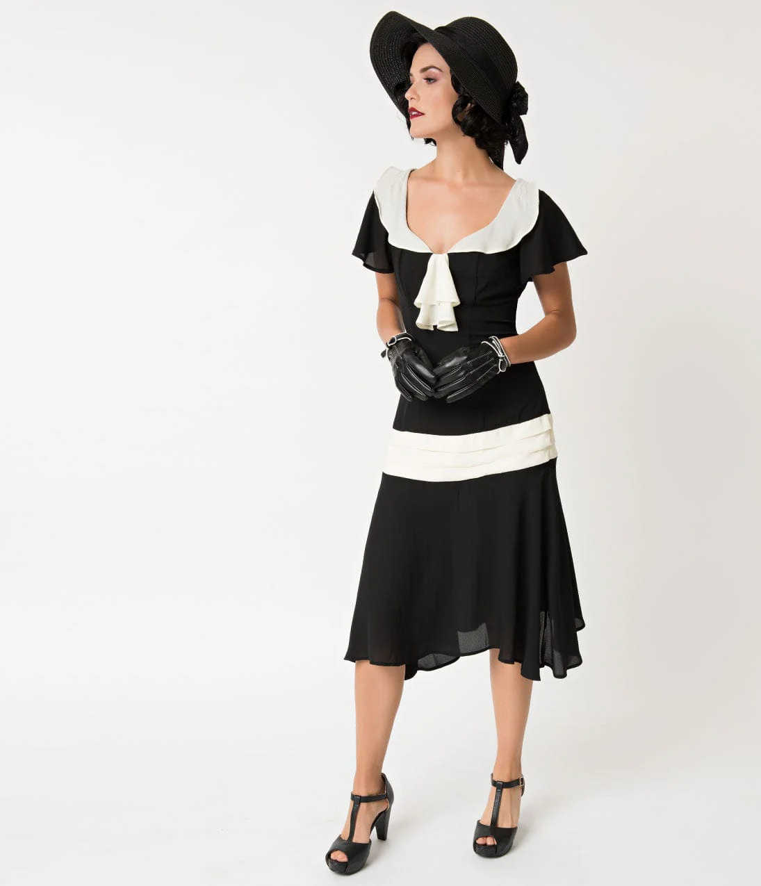 Unique Vintage 1920s Black & Cream Wilshire Flapper Day Dress - Image 4