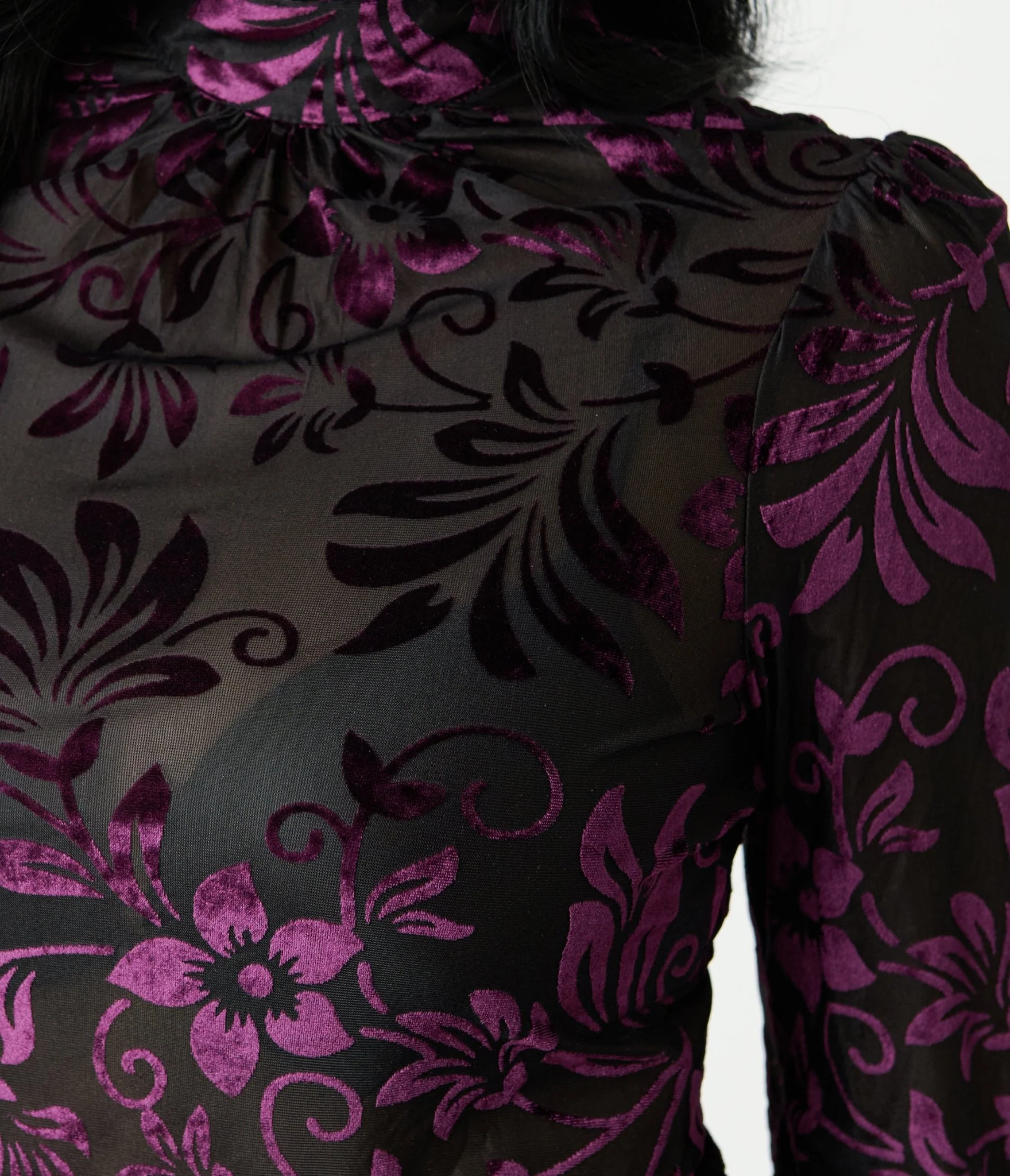 Unique Vintage Black & Purple Floral Velvet Burnout Donna Blouse - Image 5