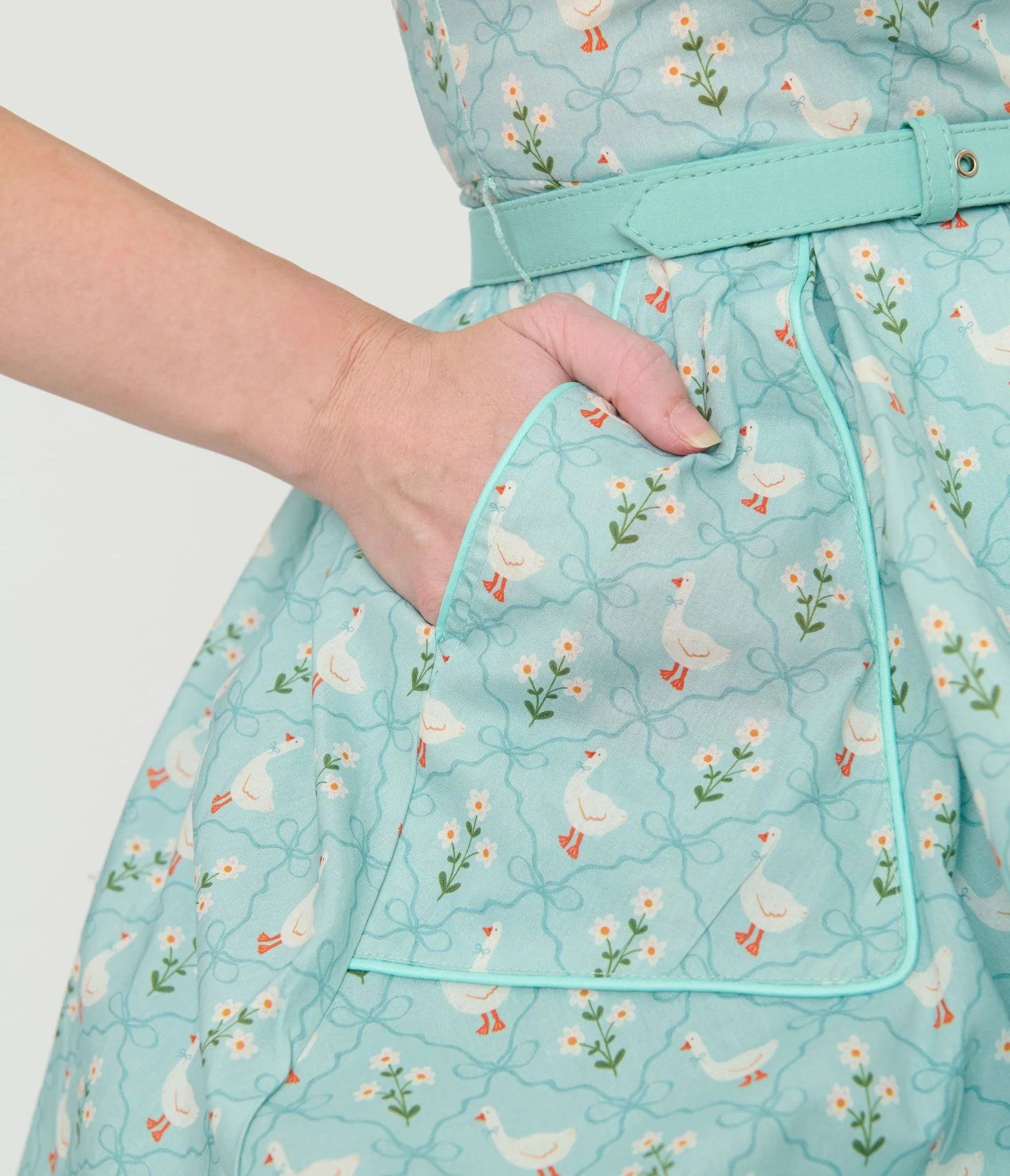 Unique Vintage Blue & Goose Print Cotton Shirt Swing Dress - Image 4