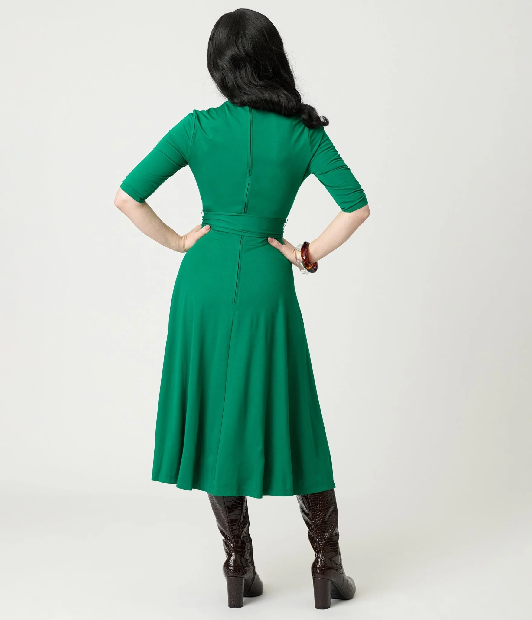 Unique Vintage Green Turtleneck Midi Dress - Image 2