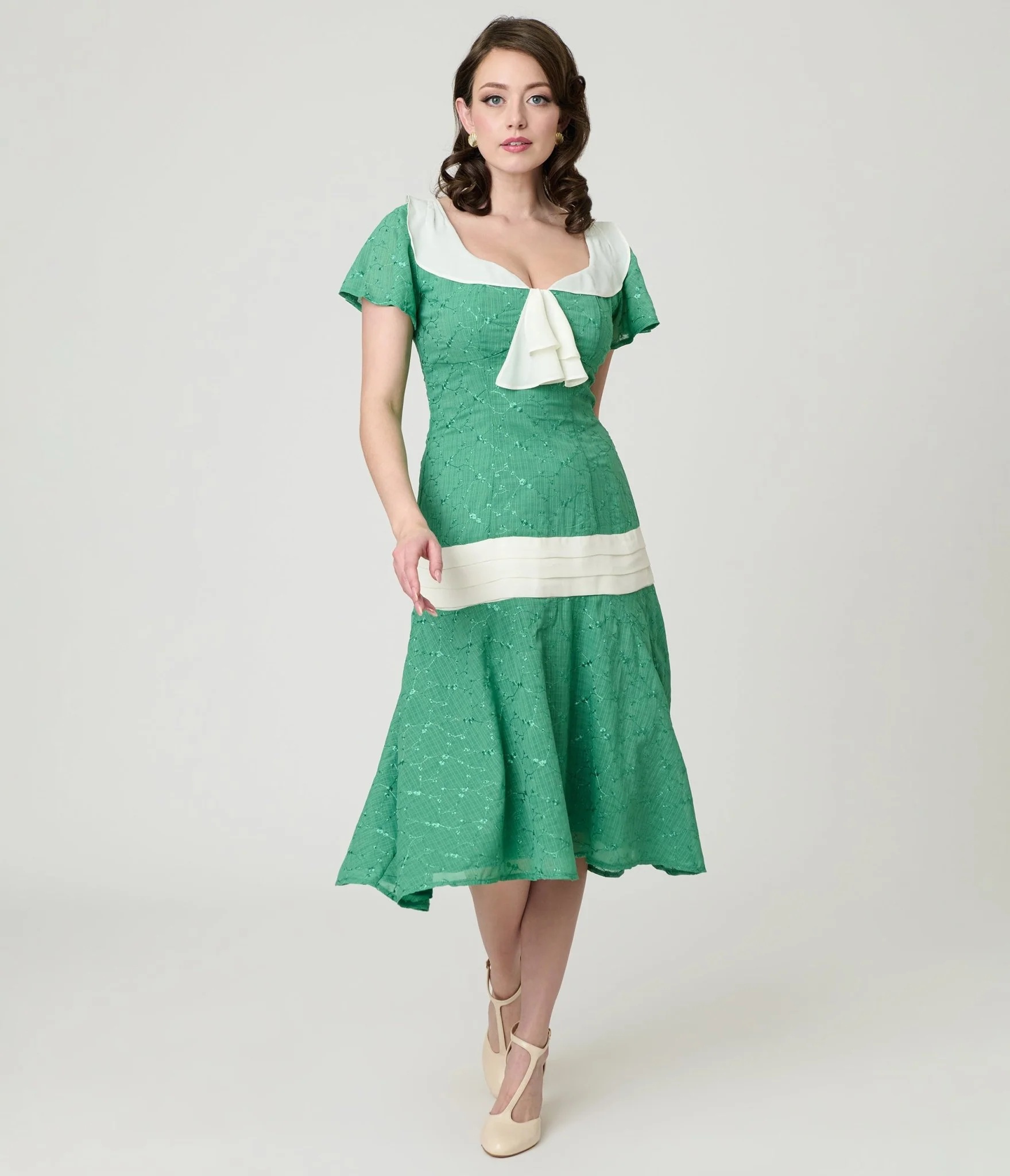 Unique Vintage Light Green & Ivory Wilshire Flapper Dress - Image 3