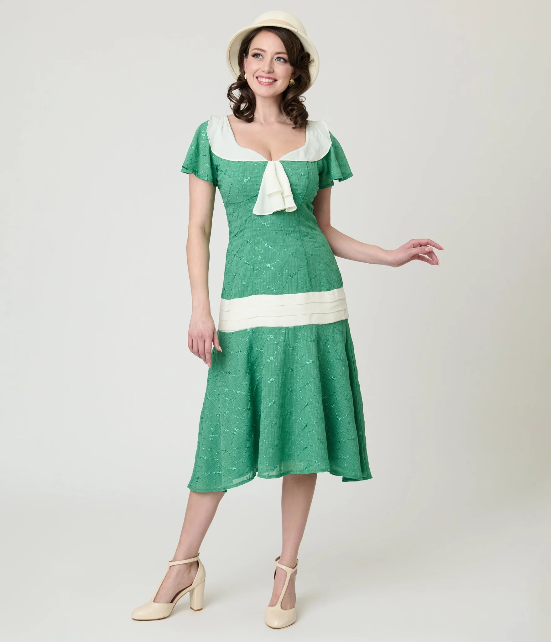 Unique Vintage Light Green & Ivory Wilshire Flapper Dress - Image 4