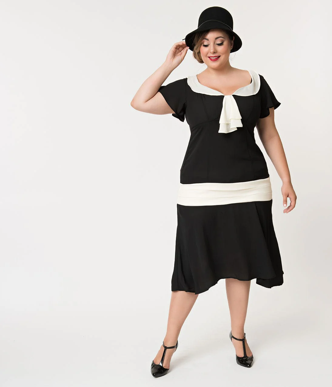 Unique Vintage Plus Size 1920s Black & Cream Wilshire Flapper Day Dress - Image 5