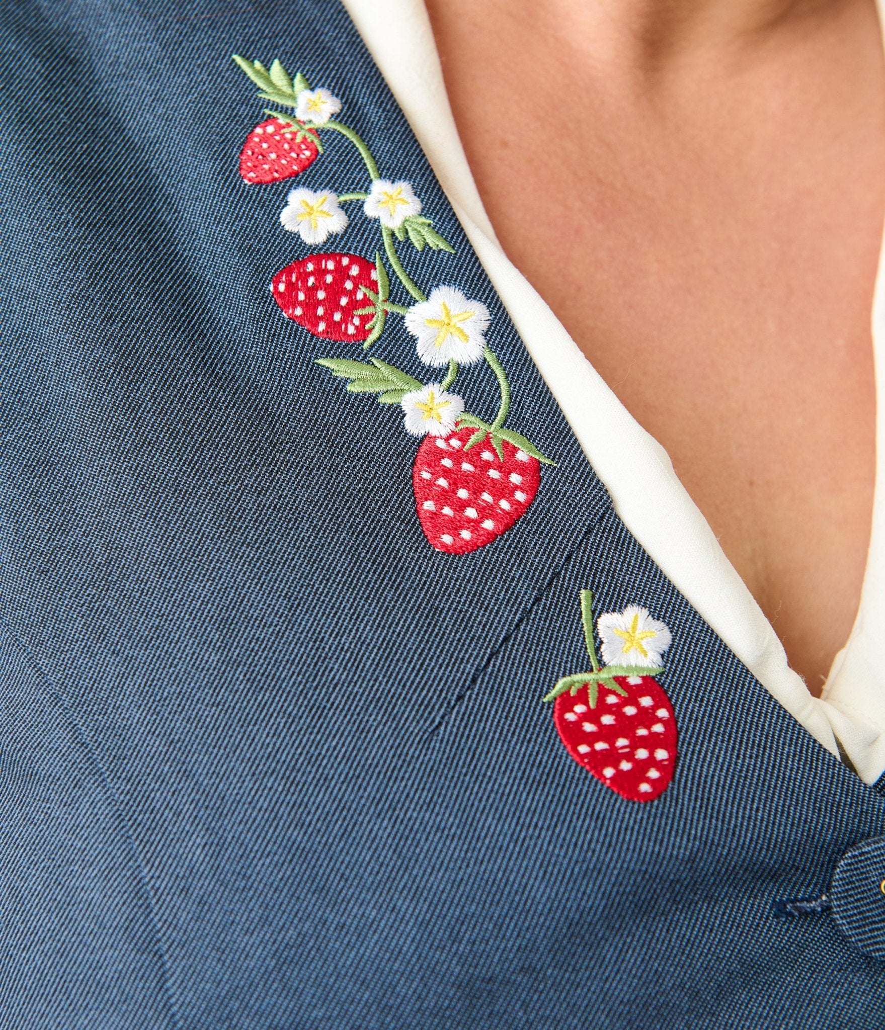 Unique Vintage Plus Size 1940s Denim Embroidered Button Up Vest - Image 5