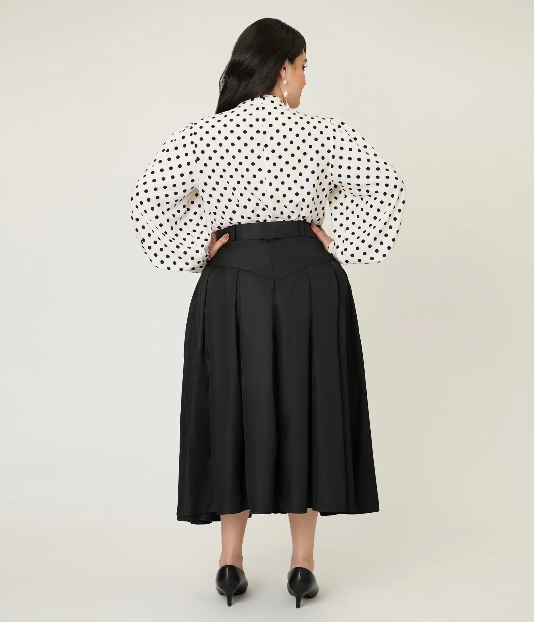 Unique Vintage Plus Size Black Midi Skirt - Image 3