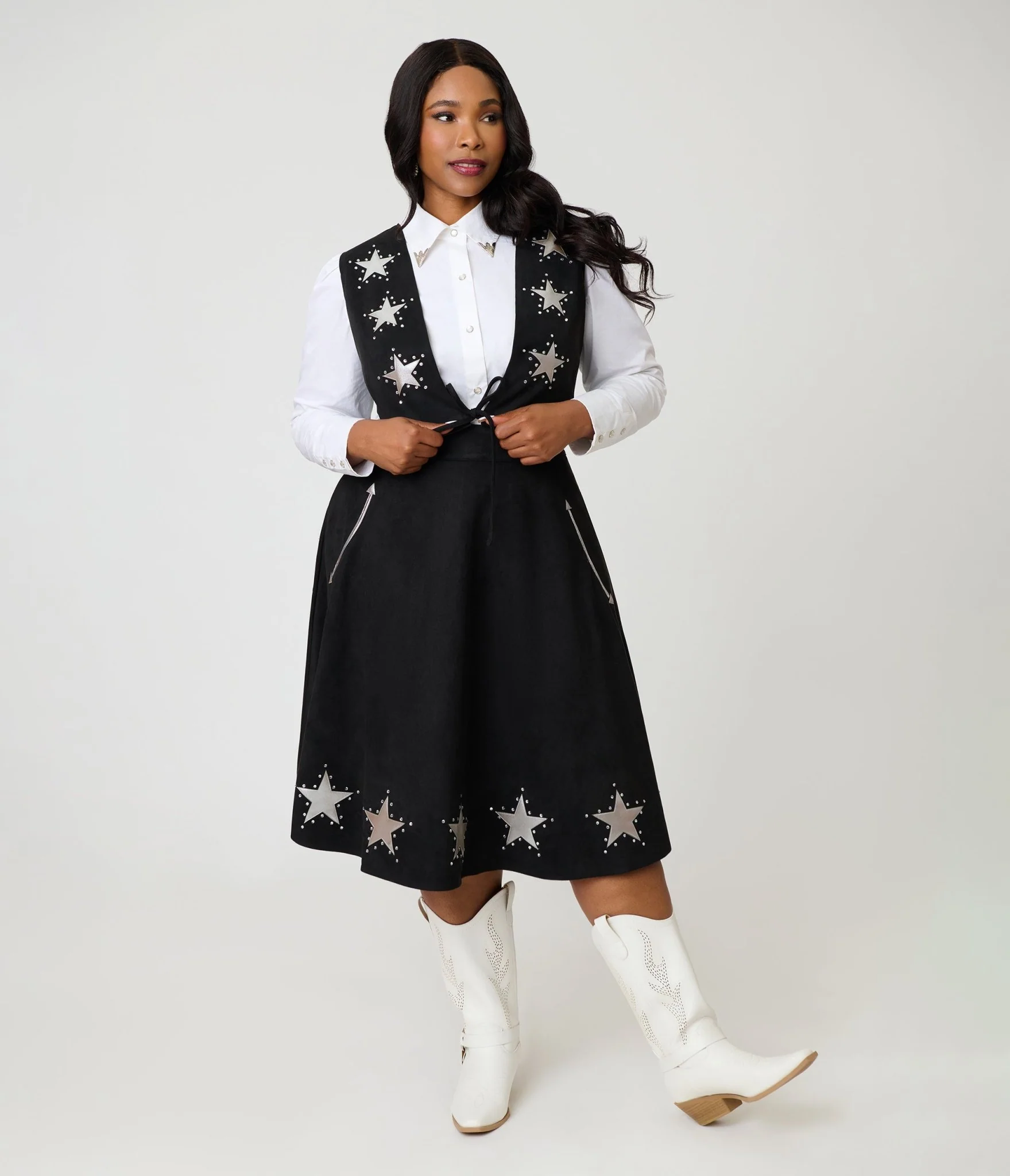 Unique Vintage Plus Size Black & Silver Rhinestone Star Suede Fringe Vest - Image 3