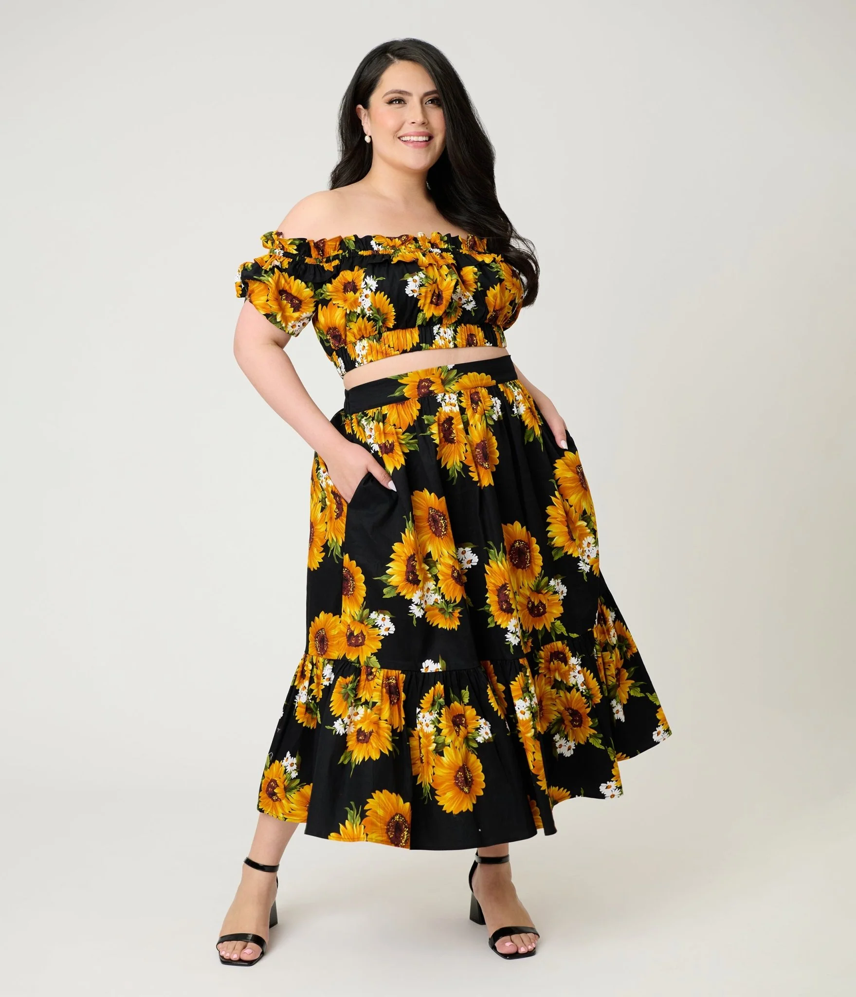 Unique Vintage Plus Size Black Sunflower Tiered Midi Skirt - Image 4