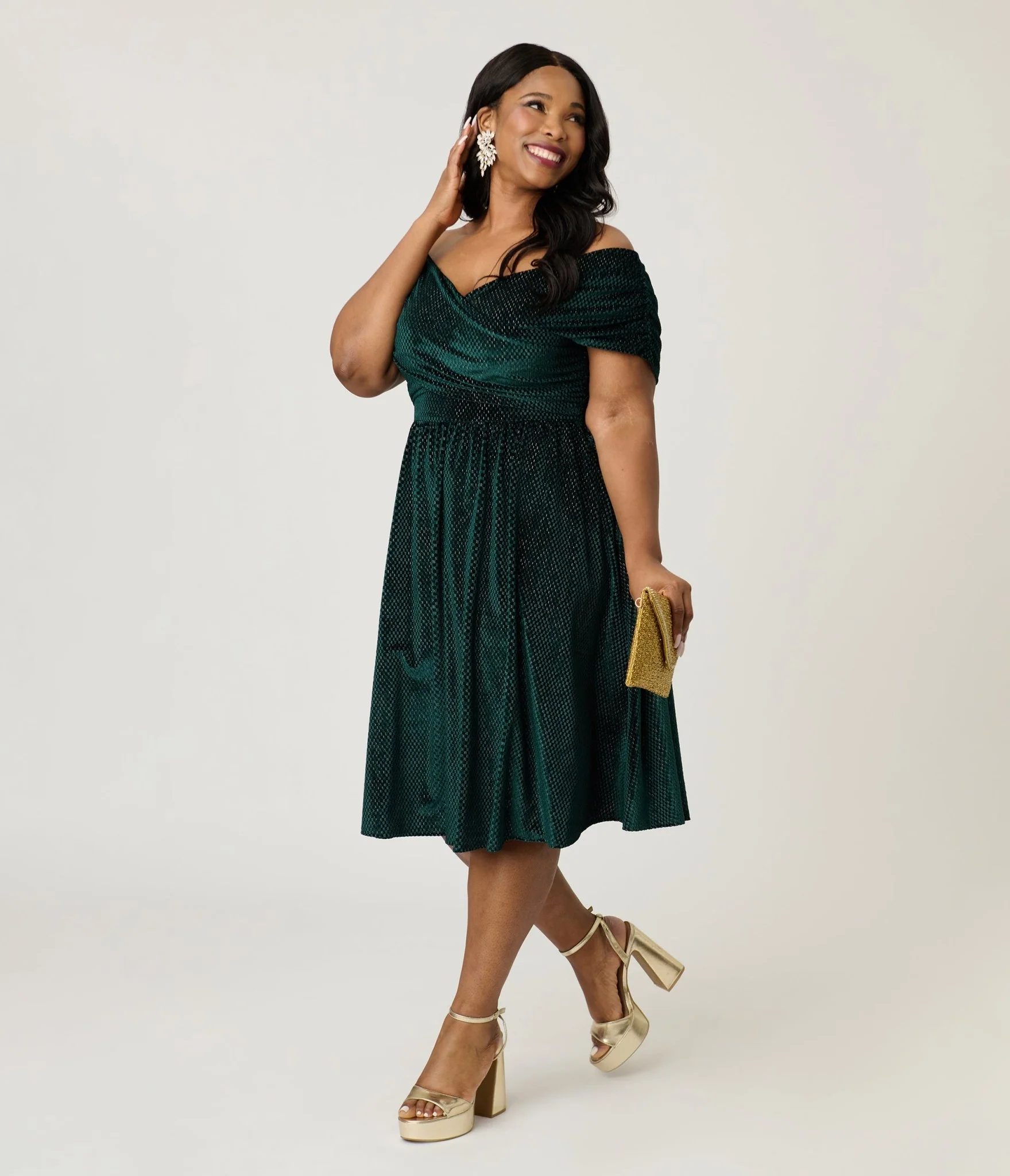 Unique Vintage Plus Size Emerald Velvet Shirred Swing Dress - Image 3
