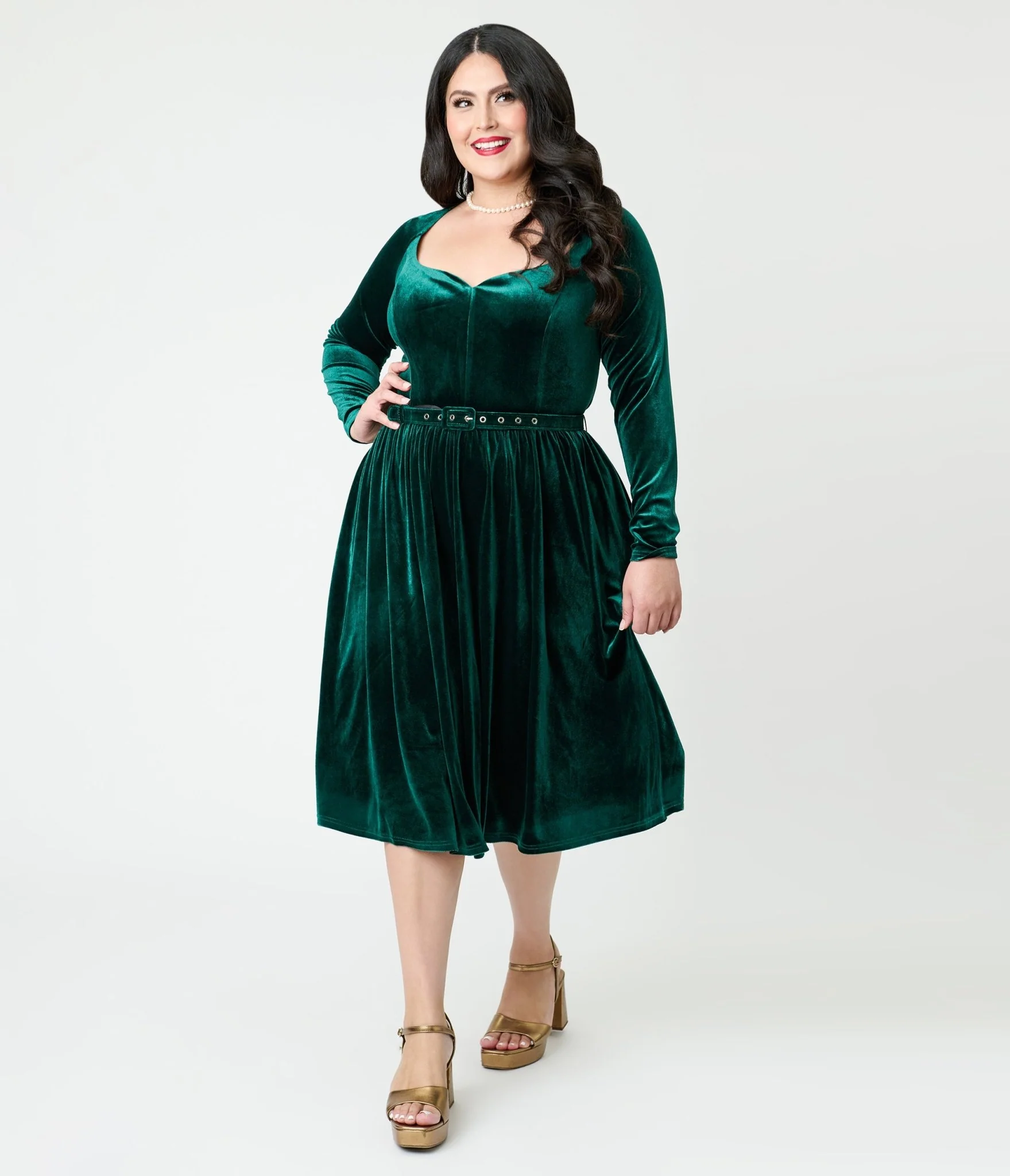 Unique Vintage Plus Size Emerald Velvet Sweetheart Swing Dress - Image 3