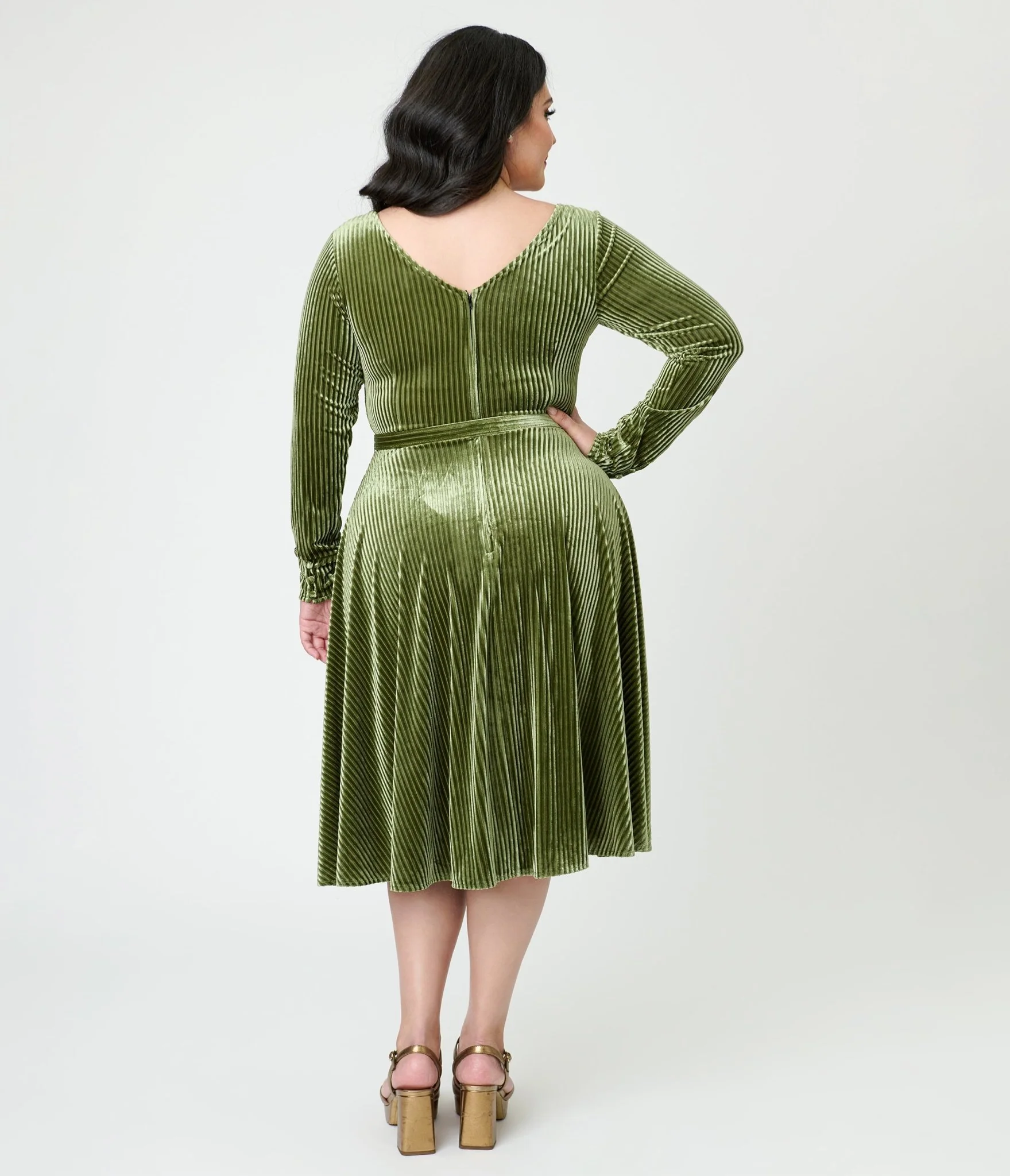 Unique Vintage Plus Size Olive Green Long Sleeve Devon Swing Dress - Image 2