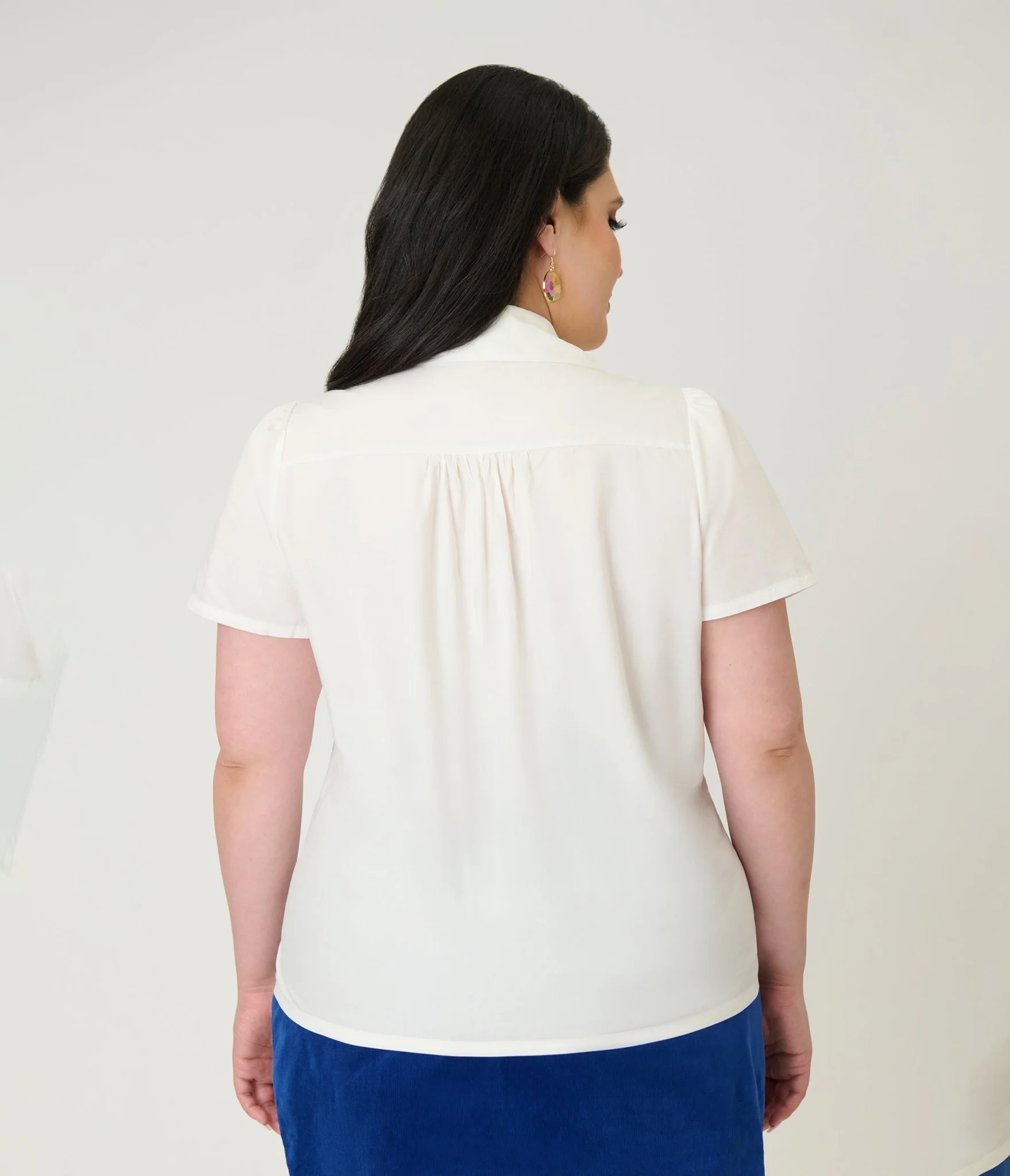 Unique Vintage Plus Size White & Bee Embroidered Notch Collar Blouse - Image 2