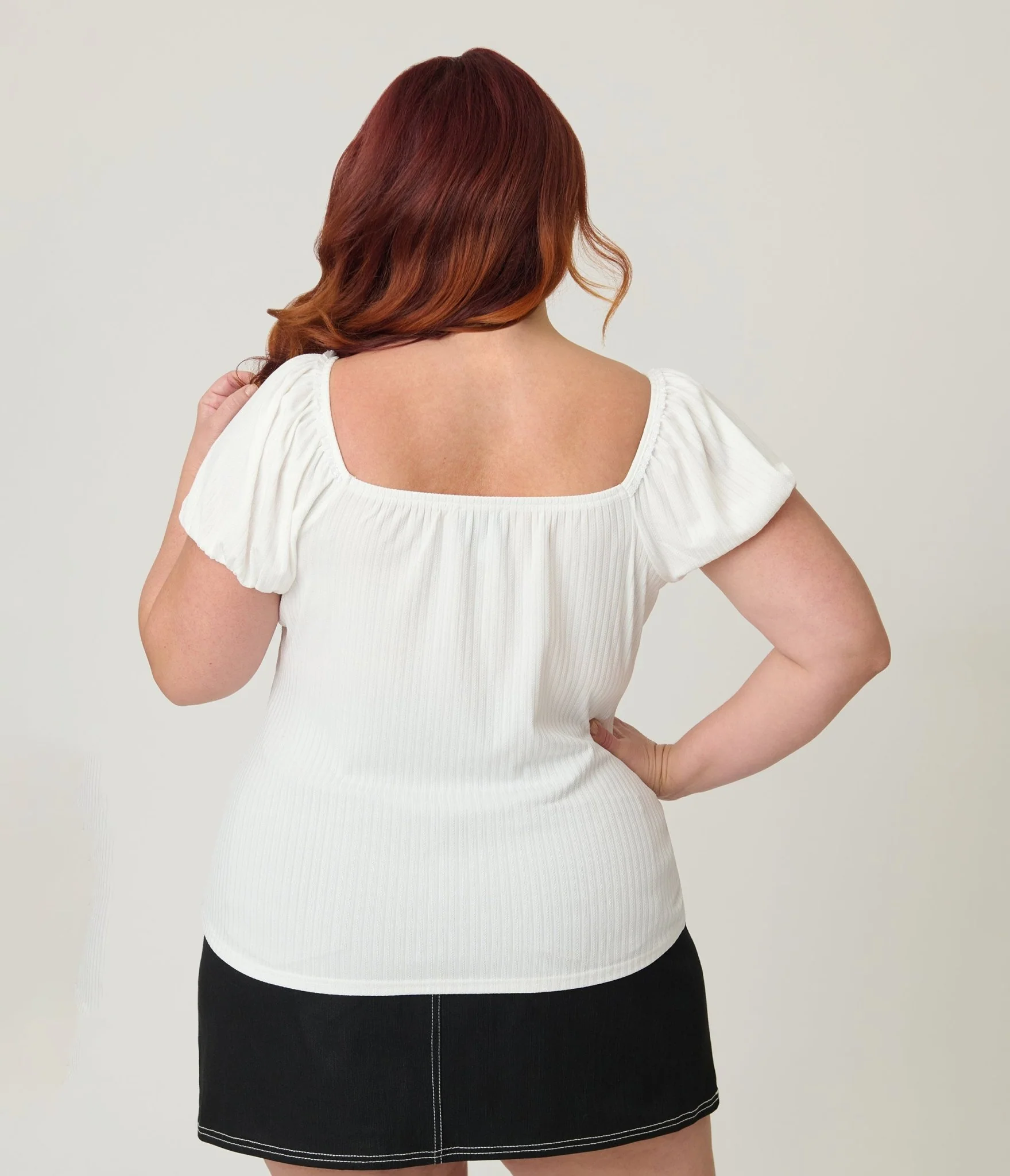 Unique Vintage Plus Size White Sweetheart Knit Top - Image 2