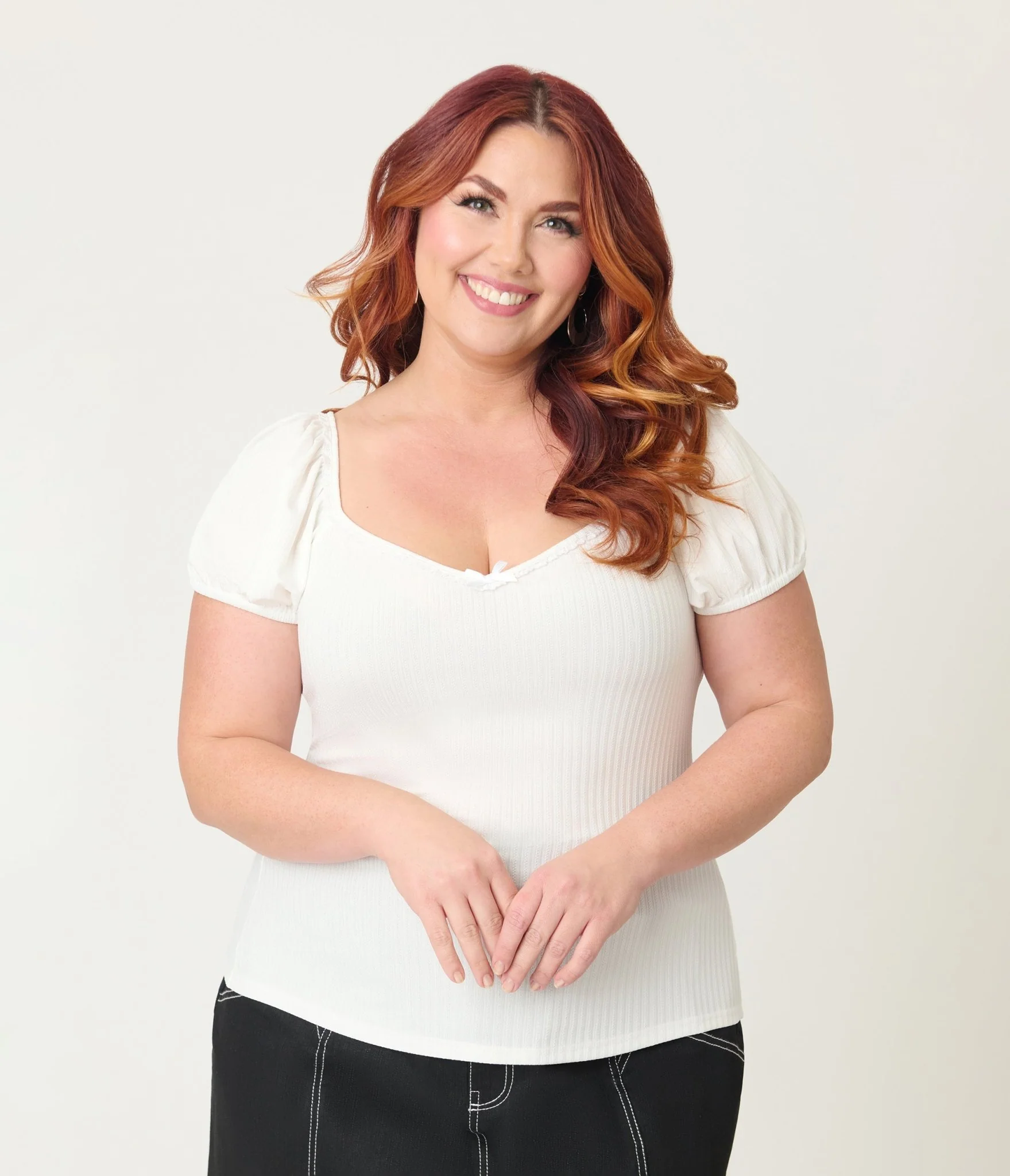 Unique Vintage Plus Size White Sweetheart Knit Top - Image 3