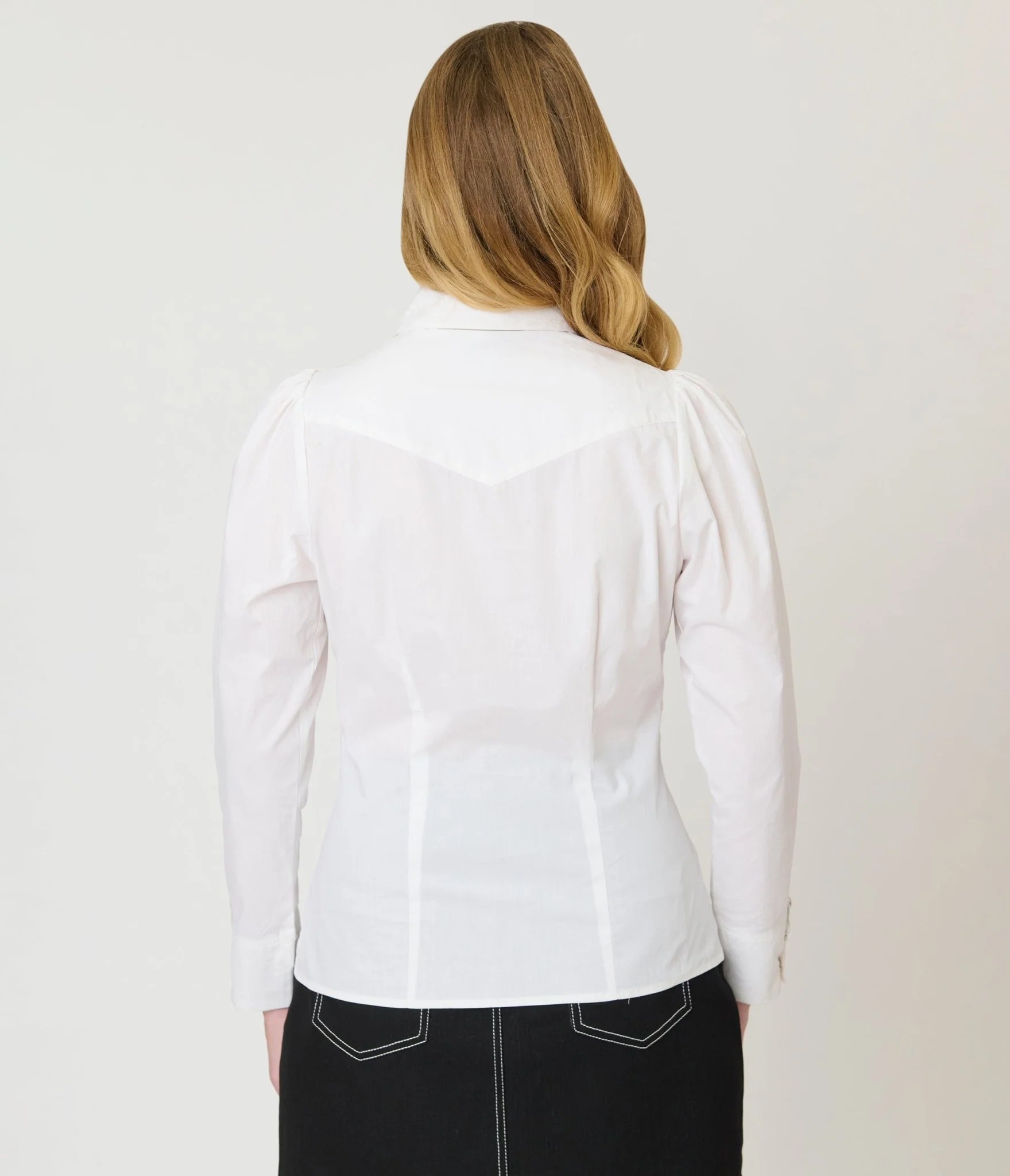 Unique Vintage White & Silver Collar Tipped Blouse - Image 2